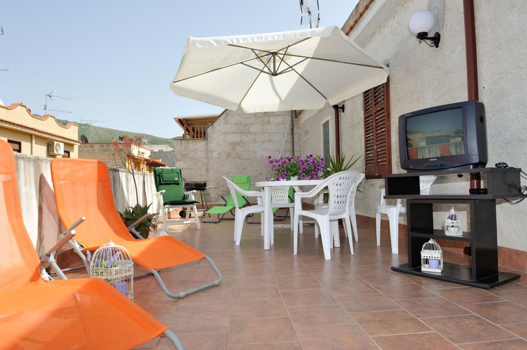Case Vacanze Terra Sinus Terrasini Bagian luar foto