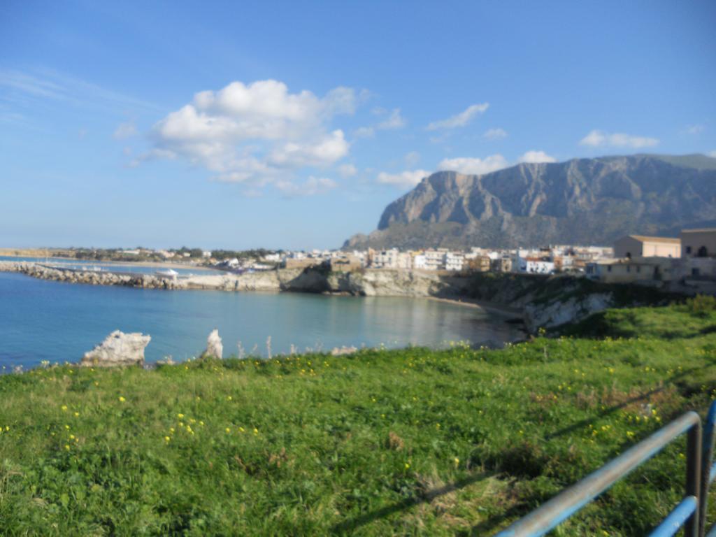 Case Vacanze Terra Sinus Terrasini Bagian luar foto