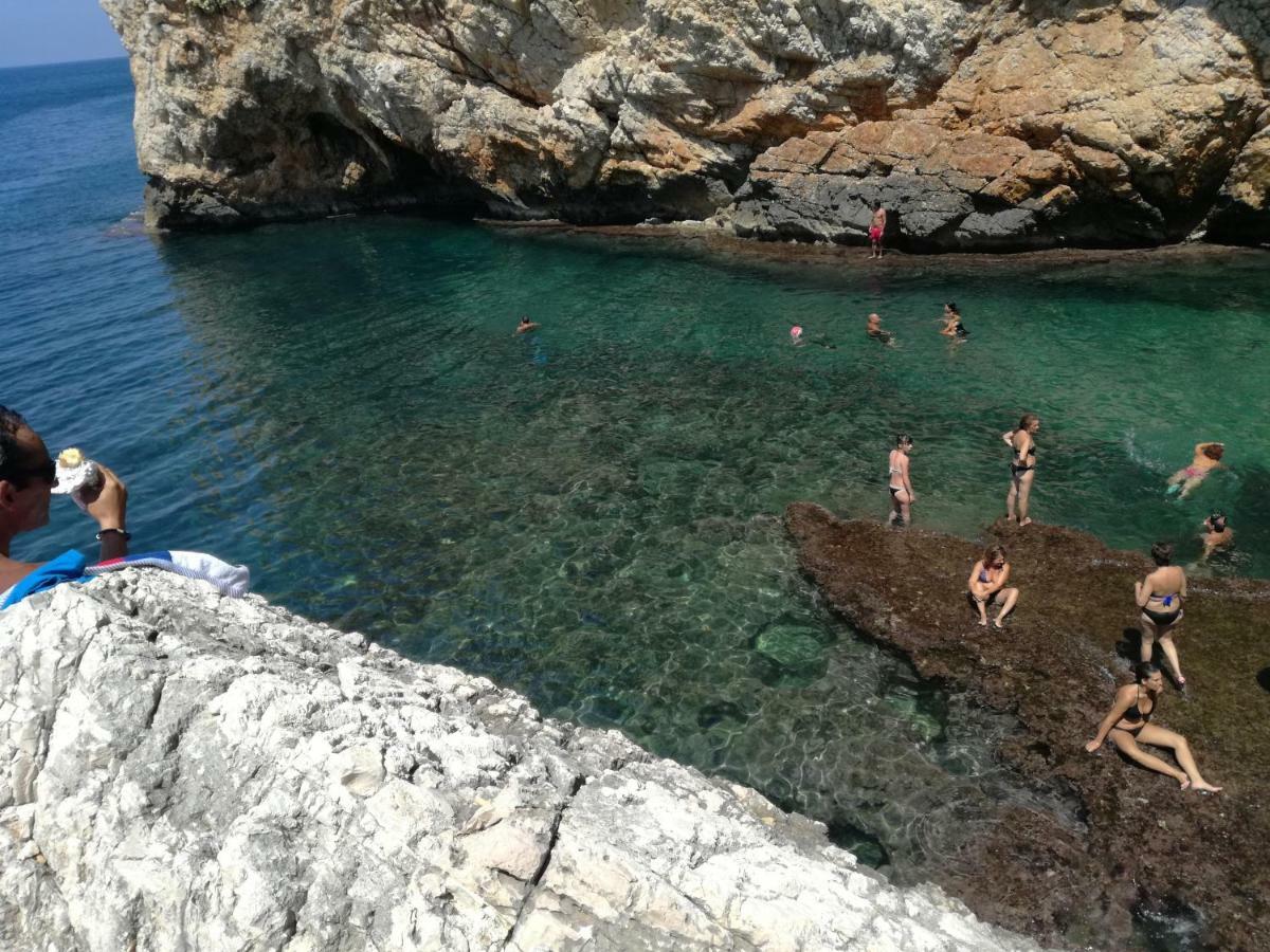 Case Vacanze Terra Sinus Terrasini Bagian luar foto